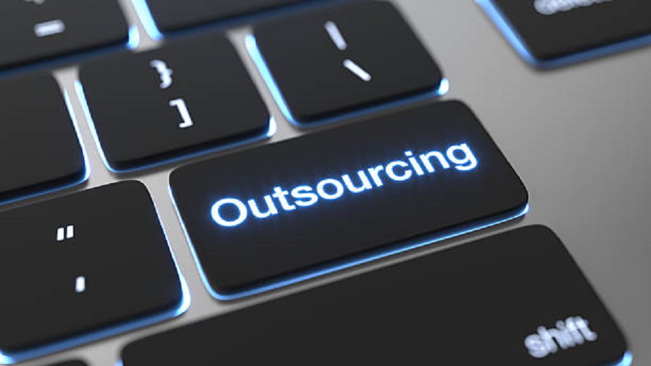 une touche avec le mot "outsourcing" - call center pour entreprises françaises - Optiserv