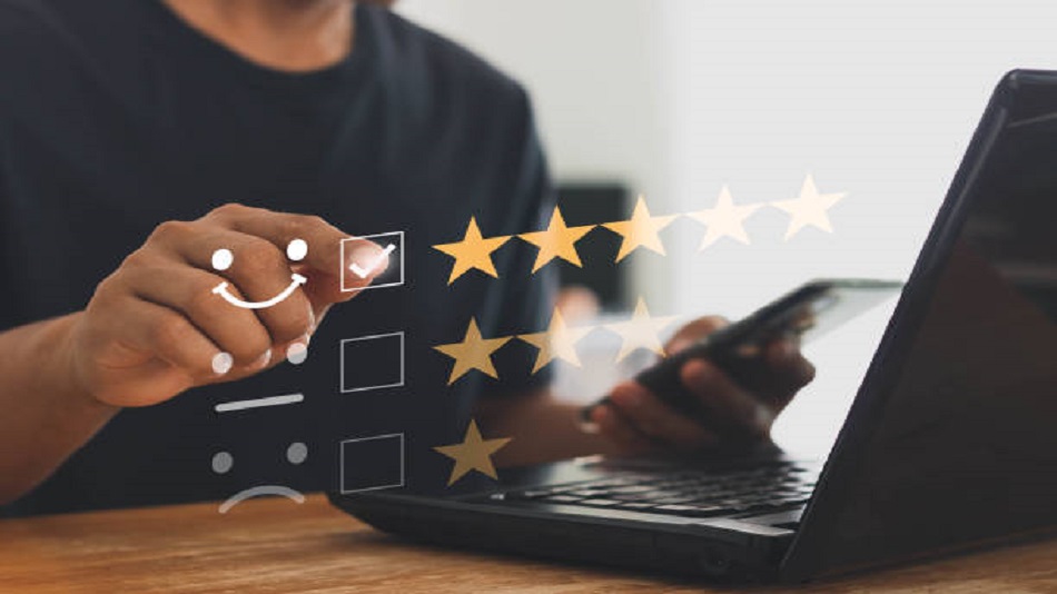 Concept de service client en ligne et d'enquête de satisfaction grâce aux technologies internet -   outsourcing expérience client - Optiserv 